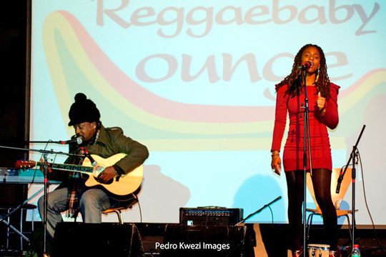           Gabby playing with Sandawana at Jean McClean’s Reggae Baby Lounge
